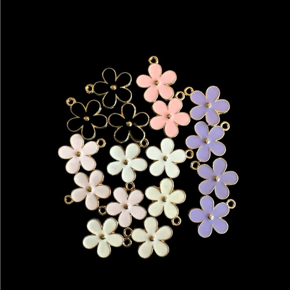 FREE w/BUNDLE NIB Flower Pendant​